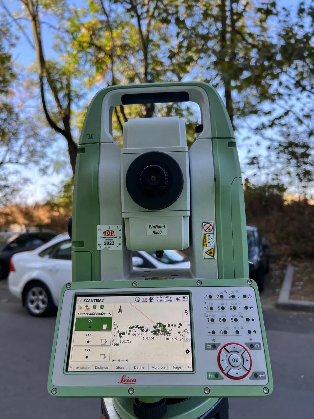 Stație totală Leica pe șantier